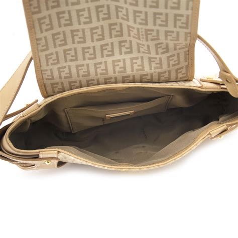 Fendi tan purse